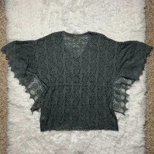 Oddy Lace V Neck Gray Batwing Sz S/M